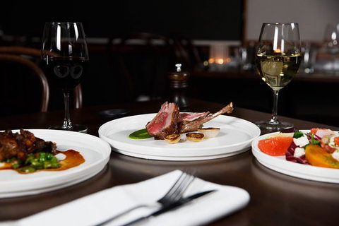 Cascades Restaurant - Hotel QLD 0