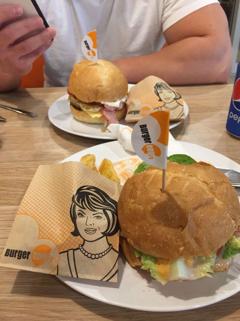 Burger Edge - Wollert - Hotel QLD 0