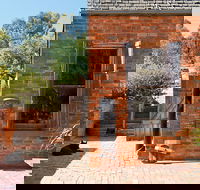 Sally's Paddock at Redbank Winery - Hotel QLD