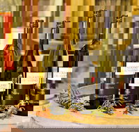 Chalkers Crossing Winery - Hotel QLD