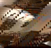 Bamboo Hut Bistro - Hotel QLD