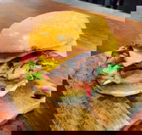 The Cricketers Arms Hotel - Hotel QLD