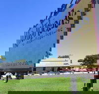 RedHeads Wine - Hotel QLD