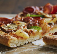 Domino's - Sunbury - Hotel QLD