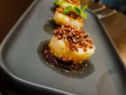 Waves Restaurant - Hotel QLD 0