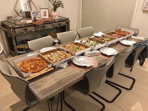 Sinatra’s Pizzeria - Hotel QLD 0