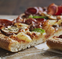 Domino's - Karawara - Hotel QLD