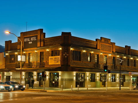 Royal Hotel Queanbeyan - Hotel QLD 0