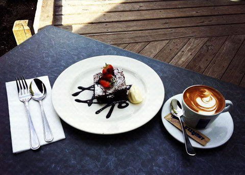 Lush Coffee Lounge - Hotel QLD 7