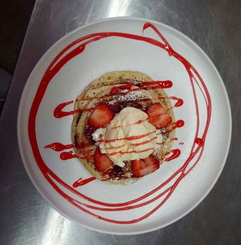 Honey Bee & Saint - Hotel QLD 5