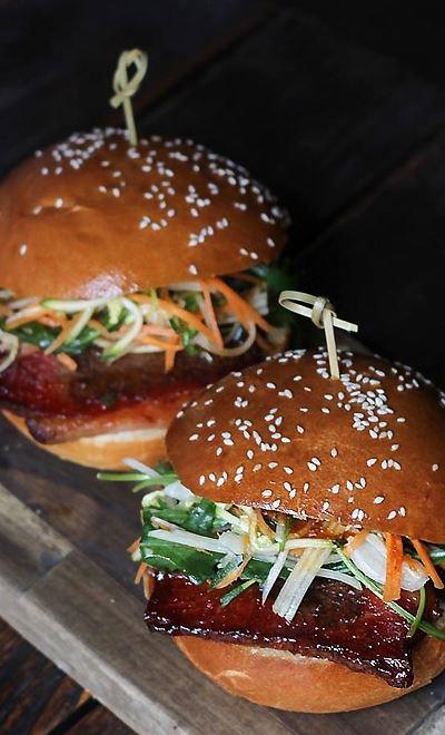 The Stables Bar - Hotel QLD 10