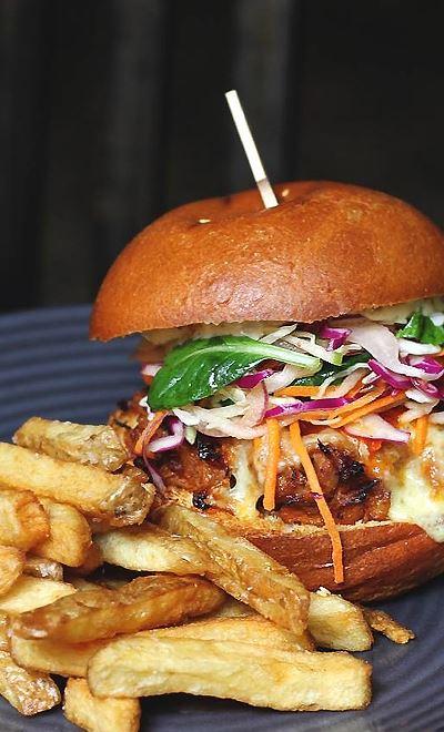 The Stables Bar - Hotel QLD 1