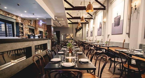 The Stables Bar - Hotel QLD 4