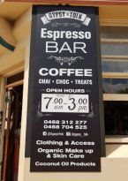 Gypsy N Folk - Hotel QLD 3