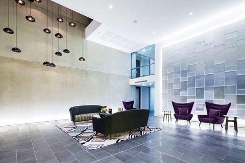 Avenue Hotel Canberra - Hotel QLD 1