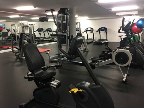 Avenue Hotel Canberra - Hotel QLD 10