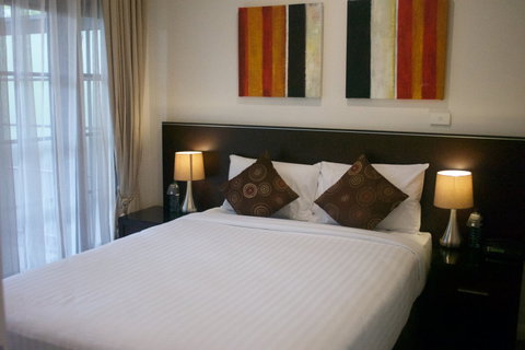 Quest Canberra - Hotel QLD 4
