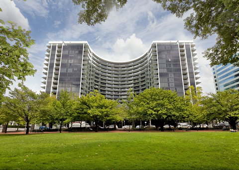 Astra Canberra Manhattan - Hotel QLD 0
