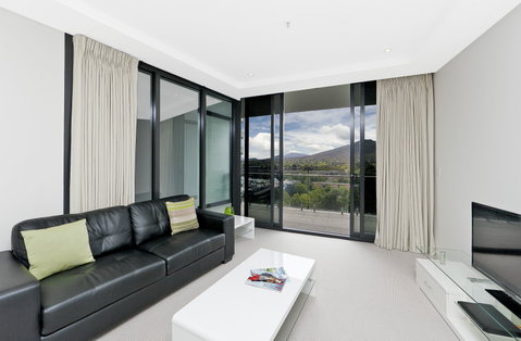 Astra Canberra Manhattan - Hotel QLD 6