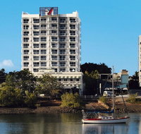 Oaks Metropole Hotel - Hotel QLD