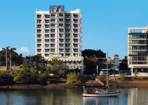 Oaks Metropole Hotel - Hotel QLD 0