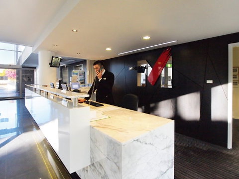 Oaks Metropole Hotel - Hotel QLD 1