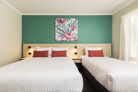 NIghtcap at Balaclava Hotel - Hotel QLD 14