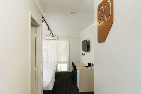 NIghtcap at Balaclava Hotel - Hotel QLD 16