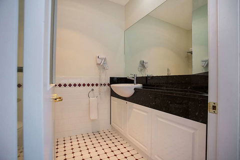 Quality Hotel Bentinck - Hotel QLD 13