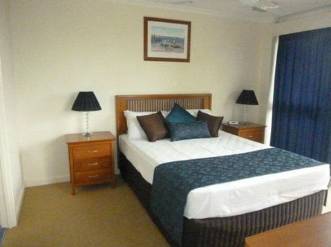 Coral Towers Holiday Apartments - Hotel QLD 1