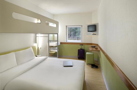 Ibis Budget Canberra - Hotel QLD 4