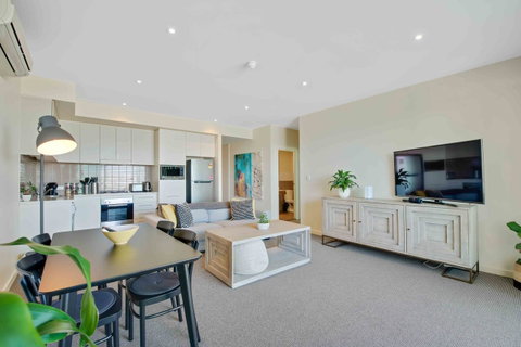 Port Adelaide Executive Waterfront Apartment - Hotel QLD 17