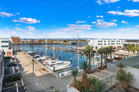 Port Adelaide Executive Waterfront Apartment - Hotel QLD 0