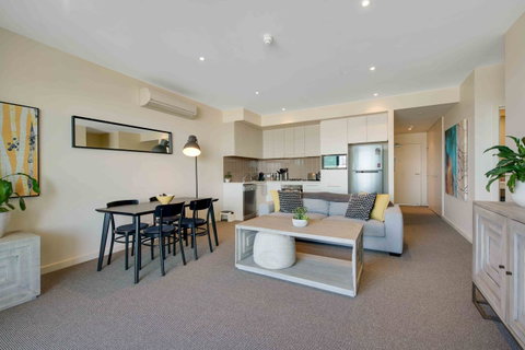 Port Adelaide Executive Waterfront Apartment - Hotel QLD 10
