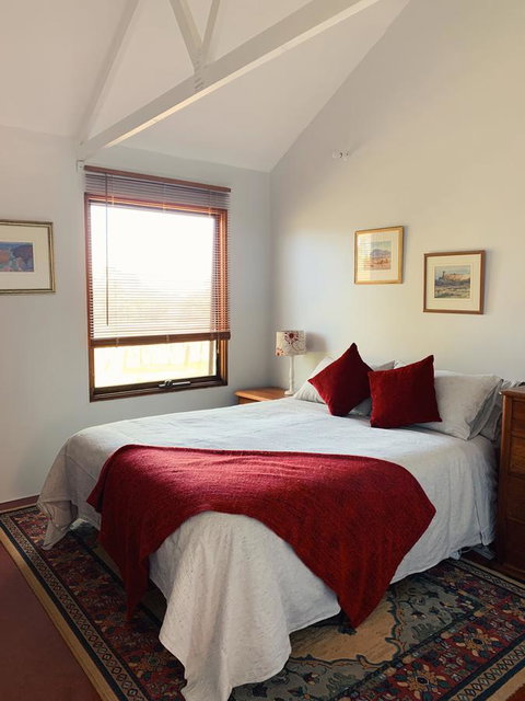 Lost In The Vines - Hotel QLD 5