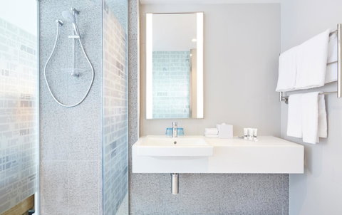 Holiday Inn Express Adelaide City Centre, An IHG Hotel - Hotel QLD 4