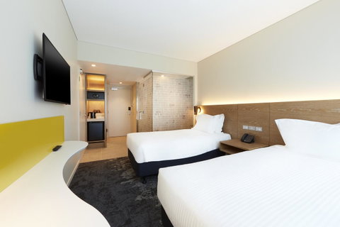 Holiday Inn Express Adelaide City Centre, An IHG Hotel - Hotel QLD 5