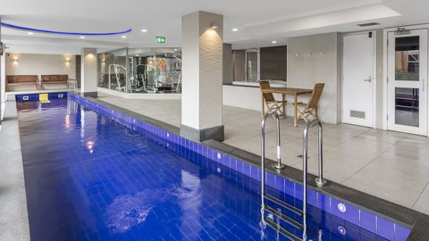 Oaks Adelaide Embassy Suites - Hotel QLD 6