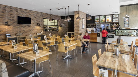 Oaks Adelaide Embassy Suites - Hotel QLD 3