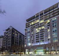 Oaks Embassy - Hotel QLD