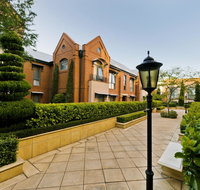 Majestic Old Lion Apartments - Hotel QLD