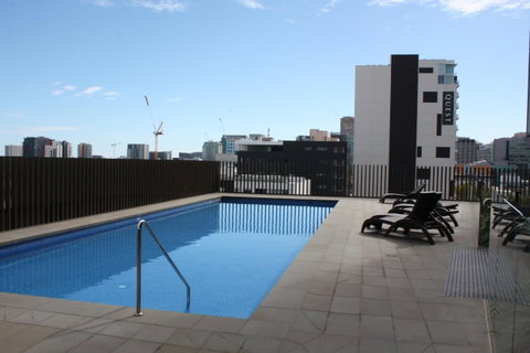 Modern CBD Apartment With Panoramic View - Hotel QLD 7
