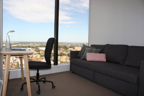 Modern CBD Apartment With Panoramic View - Hotel QLD 4