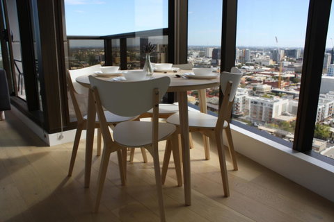 Modern CBD Apartment With Panoramic View - Hotel QLD 1