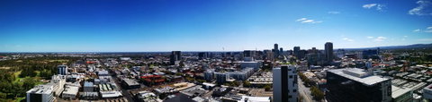Modern CBD Apartment With Panoramic View - Hotel QLD 3