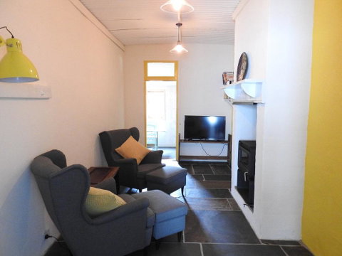 Cooks Cottage - Hotel QLD 1