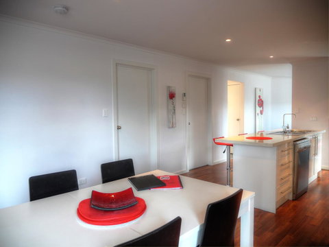 Home On Torrens - Hotel QLD 21