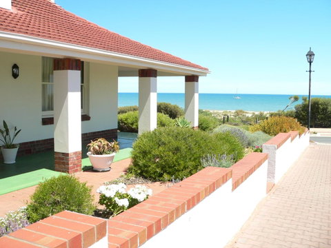 Brighton Beach House - Hotel QLD 1