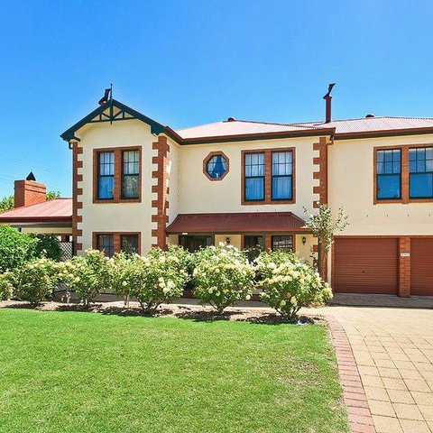 Wine And Roses Bed And Breakfast - Hotel QLD 0