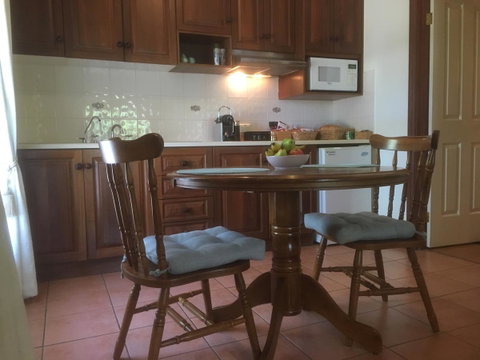 Wine And Roses Bed And Breakfast - Hotel QLD 2